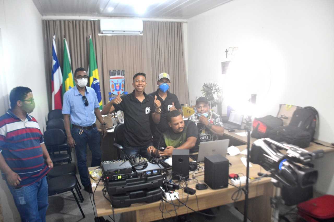 Camacã: Prefeito Paulo do Gás na LIVE “Fala Prefeito” apresenta obras e em breve um presente surpresa para Leoventura